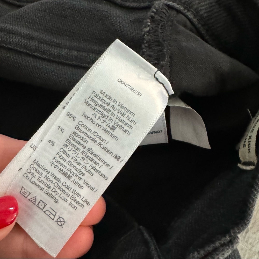 NWOT! Madewell Mid-Rise Kick Out Crop Jeans - Color: Black Rise Wash - Picture 9 of 11